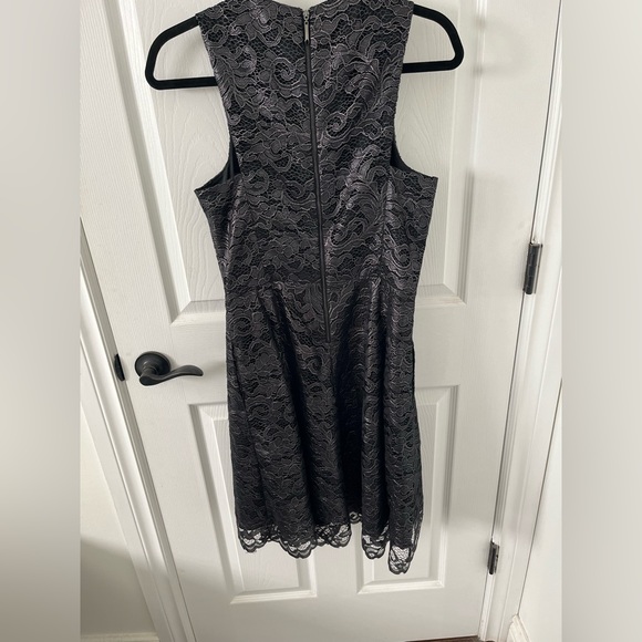 NWT -NEW WHITE HOUSE BLACK MARKET STUNNING DRESS - Picture 2 of 7